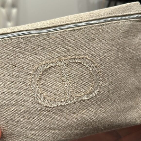 Christian Dior cosmetics bag and skin creator - Picture 2 of 9